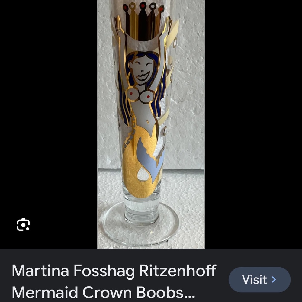 Martina Fosshag Mermaid Crown Gold Boobs Champagne Pisner glass